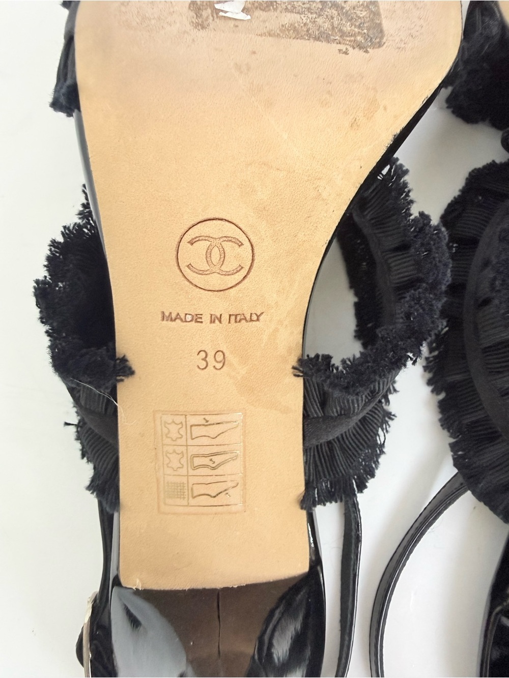 Chanel 12P Black Patent Fringe Bow Slingback Heels CC Logo Sandals EU 39 - Picture 9 of 11